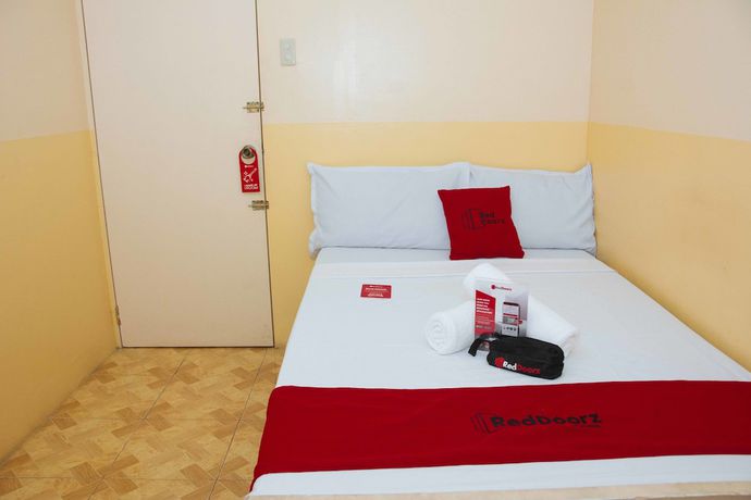 Imagen de la habitación del Hotel RedDoorz near Oslob Whale Shark Watching Area. Foto 19