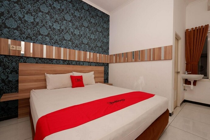 Imagen de la habitación del Hotel RedDoorz near Plaza Simpang Lima. Foto 26
