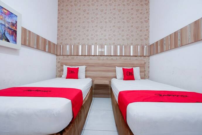 Imagen de la habitación del Hotel RedDoorz near Plaza Simpang Lima. Foto 32