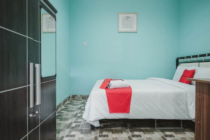 Imagen de la habitación del Hotel RedDoorz near RSUD Koja. Foto 7
