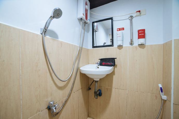 Imagen de la habitación del Hotel RedDoorz near San Juanico Bridge Tacloban. Foto 7