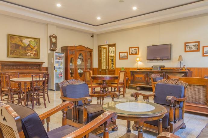 Imagen del bar/restaurante del Hotel RedDoorz near Simpang Dago 2. Foto 2
