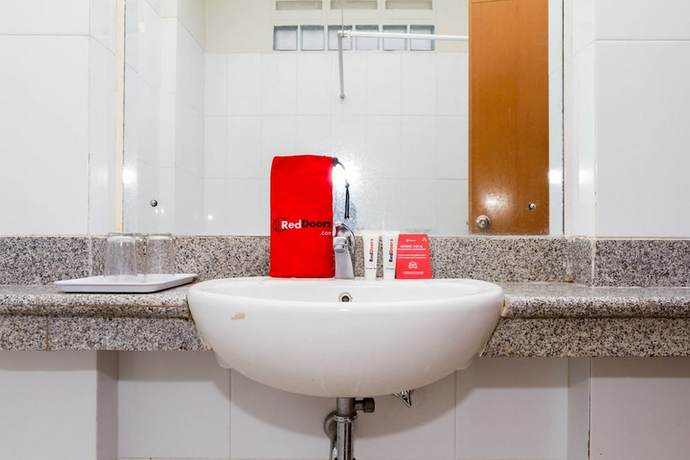 Imagen de la habitación del Hotel RedDoorz near Simpang Dago 2. Foto 13