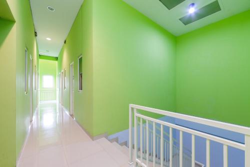 Imagen general del Hotel RedDoorz near Stasiun Palmerah. Foto 2