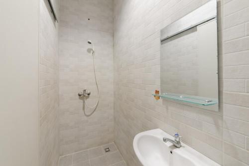 Imagen general del Hotel RedDoorz near Stasiun Palmerah. Foto 4