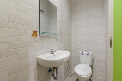 Imagen general del Hotel RedDoorz near Stasiun Palmerah. Foto 8