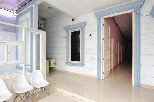 Imagen general del Hotel RedDoorz near Stasiun Palmerah. Foto 10