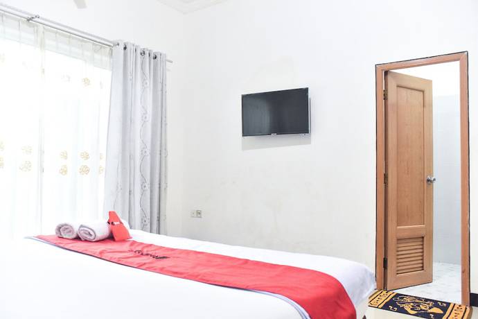 Imagen de la habitación del Hotel RedDoorz near Sultan Hasanuddin Airport 2. Foto 6