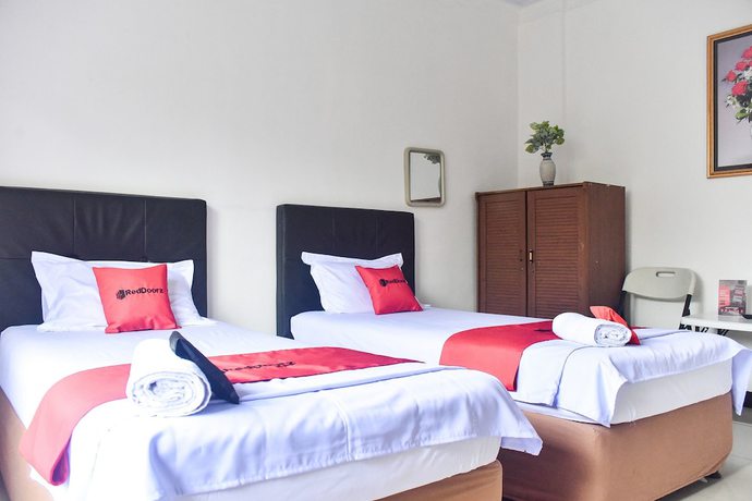 Imagen de la habitación del Hotel RedDoorz near Sultan Hasanuddin Airport 2. Foto 10