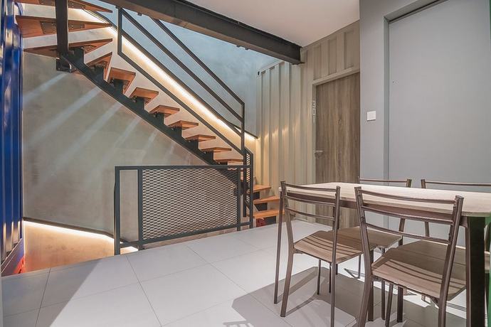 Imagen de los interiores del Hotel RedDoorz near Taman Rejomulyo. Foto 11
