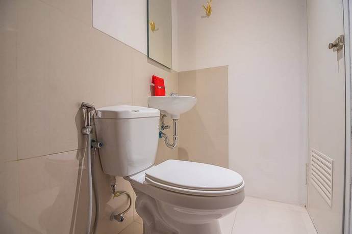 Imagen de la habitación del Hotel RedDoorz near Taman Rejomulyo. Foto 7