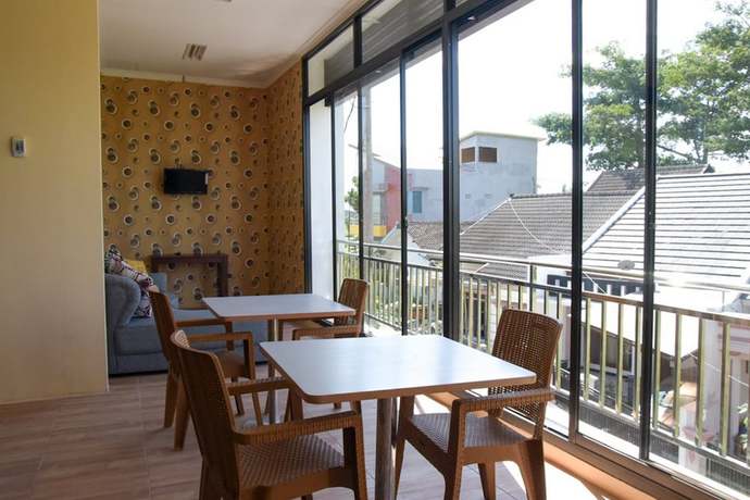 Imagen de los interiores del Hotel RedDoorz near Terminal A Adisucipto Airport. Foto 18