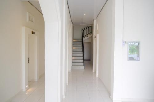 Imagen general del Hotel RedDoorz near Terminal Bus Purwokerto. Foto 2