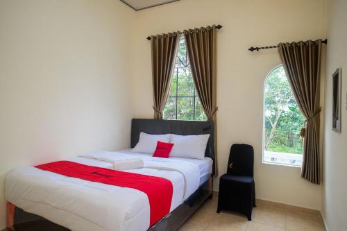 Imagen de la habitación del Hotel RedDoorz near Terminal Bus Purwokerto. Foto 19
