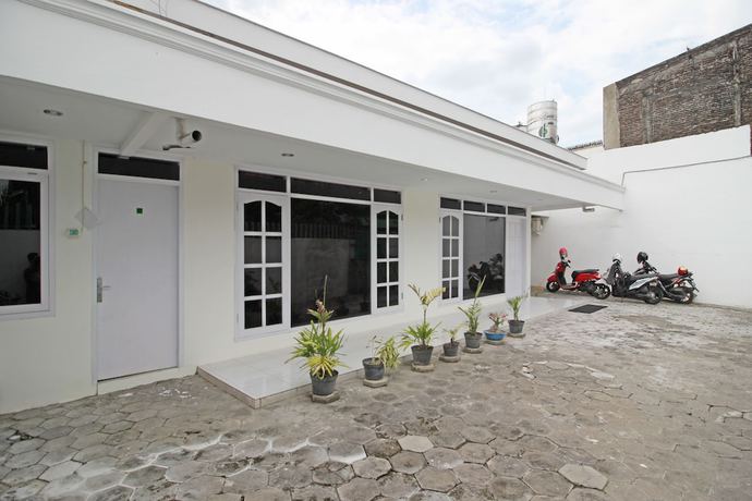 Imagen general del Hotel RedDoorz near Terminal Tirtonadi. Foto 1
