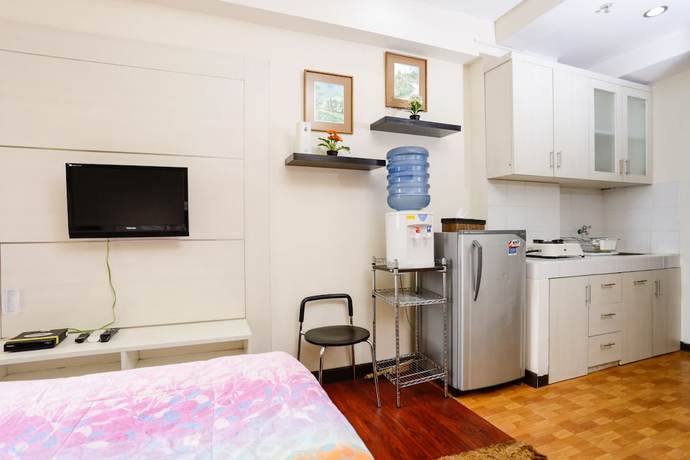 Imagen de la habitación del Hotel RedLiving Apartemen The Suites Metro - Mary Tower E. Foto 10