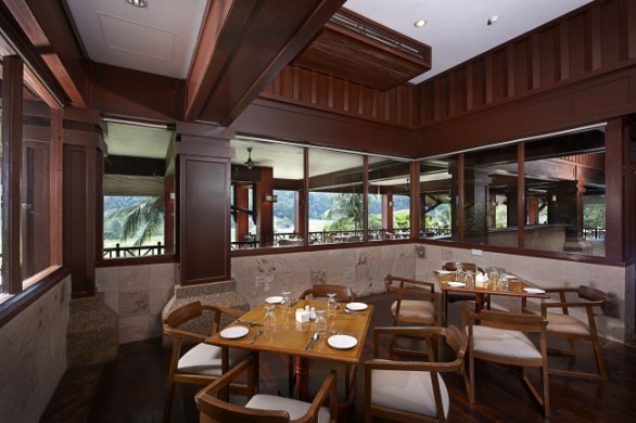 Imagen del bar/restaurante del Hotel Redang Island Resort. Foto 2