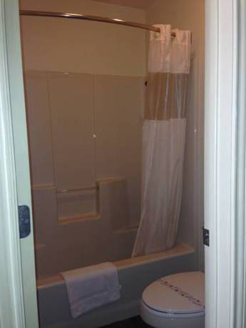 Imagen de la habitación del Hotel Redbud Inn. Foto 3