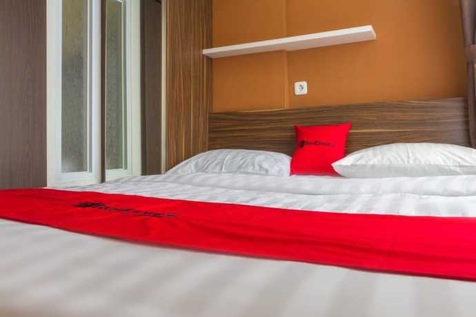 Imagen de la habitación del Hotel Reddoorz Apartment @ Jarrdin Cihampelas. Foto 2