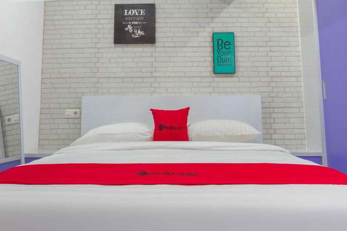 Imagen de la habitación del Hotel Reddoorz Apartment @ Jarrdin Cihampelas. Foto 6