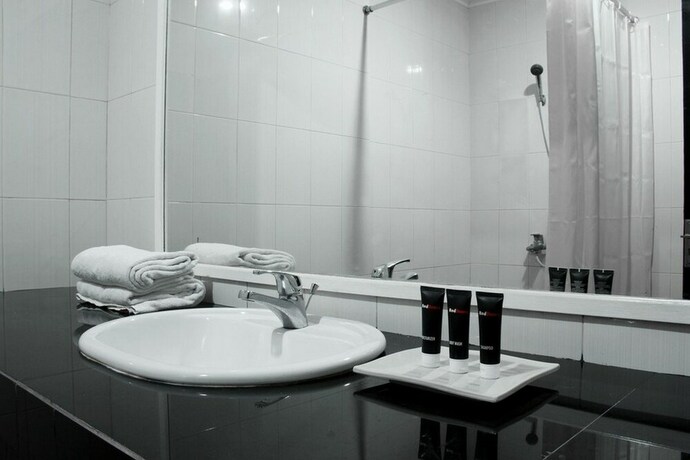 Imagen de la habitación del Hotel Reddoorz @ Cipaku. Foto 5
