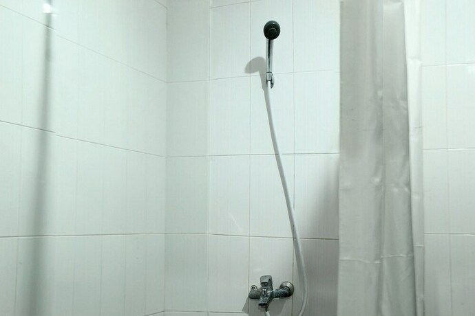 Imagen de la habitación del Hotel Reddoorz @ Cipaku. Foto 6