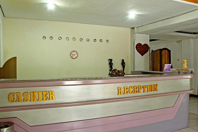 Imagen de los interiores del Hotel Reddoorz @ Cipaku. Foto 17