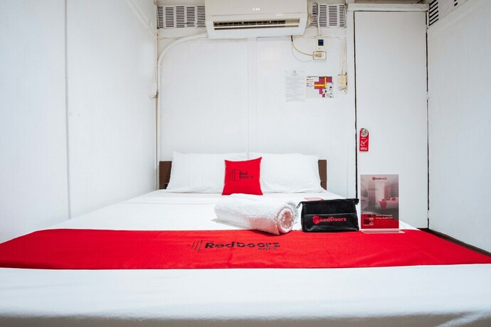 Imagen de la habitación del Hotel Reddoorz Downtown Bacolod. Foto 16