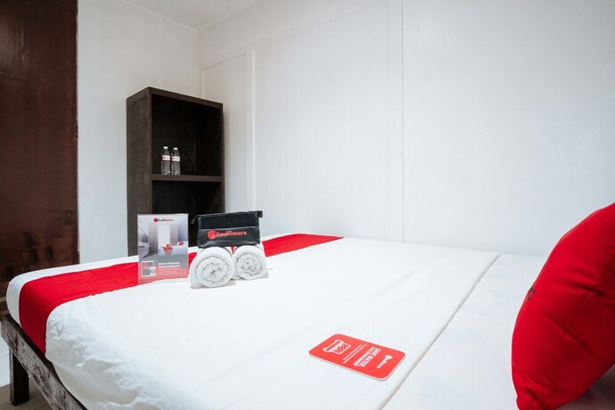 Imagen de la habitación del Hotel Reddoorz Downtown Bacolod. Foto 24