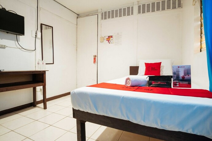 Imagen de la habitación del Hotel Reddoorz Downtown Bacolod. Foto 27