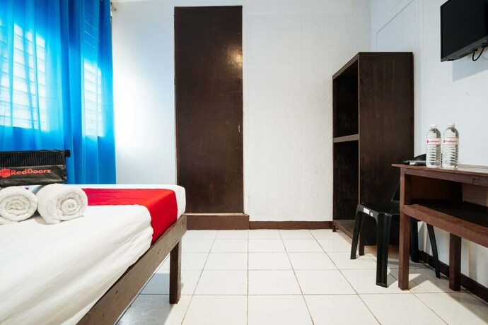 Imagen de la habitación del Hotel Reddoorz Downtown Bacolod. Foto 32