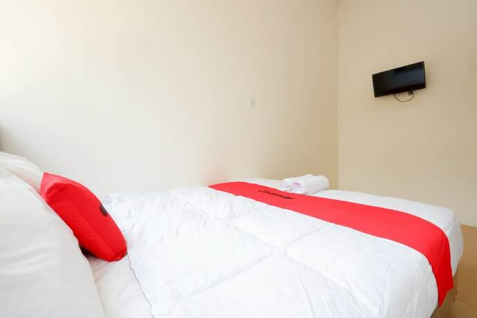 Imagen de la habitación del Hotel Reddoorz Near Akademi Kepolisian Semarang. Foto 10