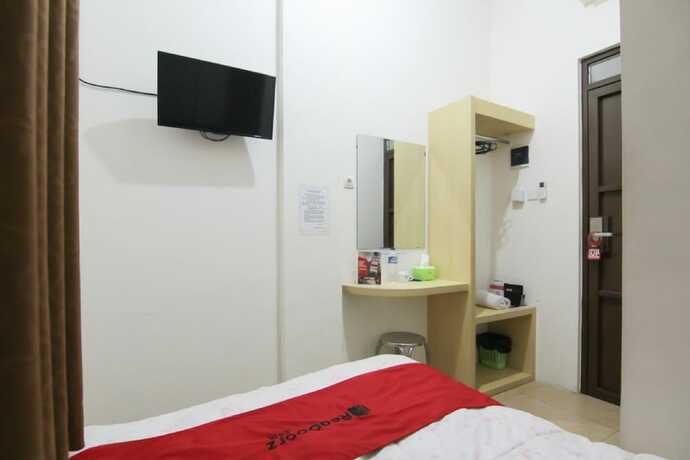 Imagen de la habitación del Hotel Reddoorz Near Akademi Kepolisian Semarang. Foto 11