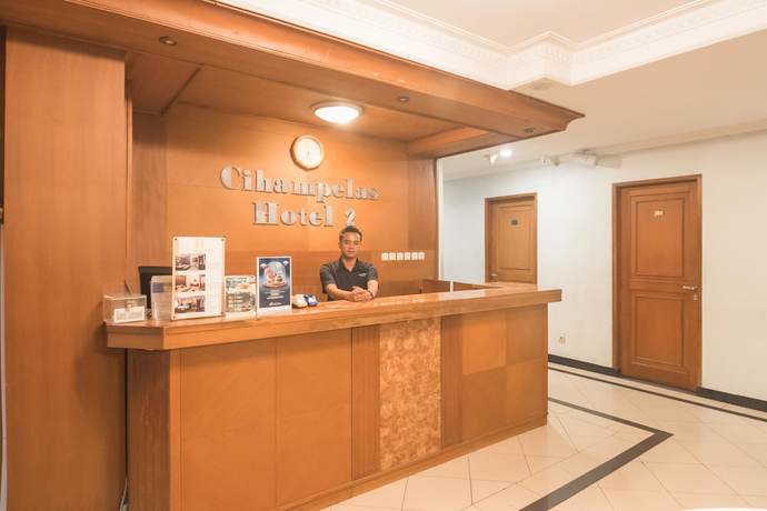 Imagen de los interiores del Hotel Reddoorz Near Cihampelas Walk. Foto 20