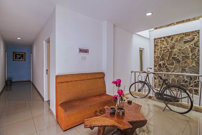 Imagen general del Hotel Reddoorz Near Cilandak Town Square. Foto 8
