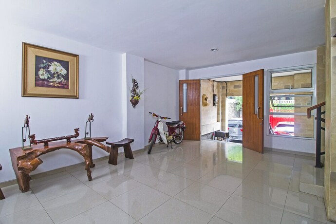 Imagen de los interiores del Hotel Reddoorz Near Cilandak Town Square. Foto 24