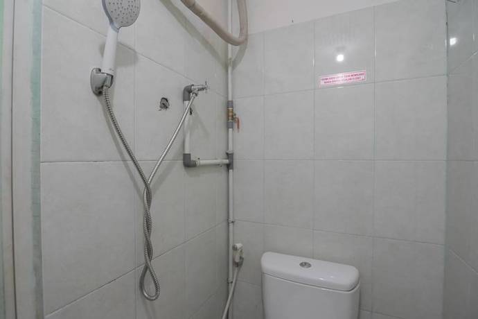 Imagen de la habitación del Hotel Reddoorz Near Gajah Mada Pontianak. Foto 6