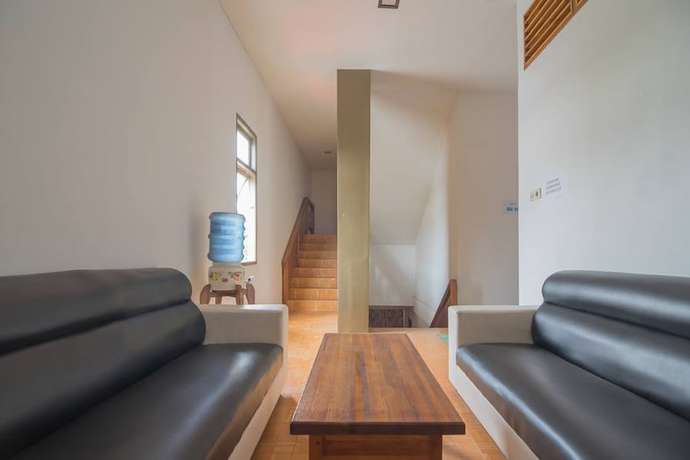 Imagen de los interiores del Hotel Reddoorz Near Gajah Mada Pontianak. Foto 12