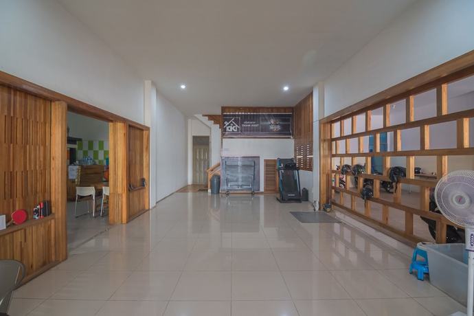 Imagen de los interiores del Hotel Reddoorz Near Gajah Mada Pontianak. Foto 13