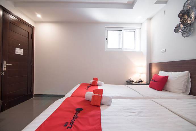 Imagen de la habitación del Hotel Reddoorz Near Giap Bat. Foto 3
