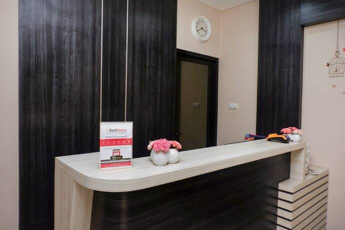 Imagen general del Hotel Reddoorz Near Java Supermall Semarang. Foto 6