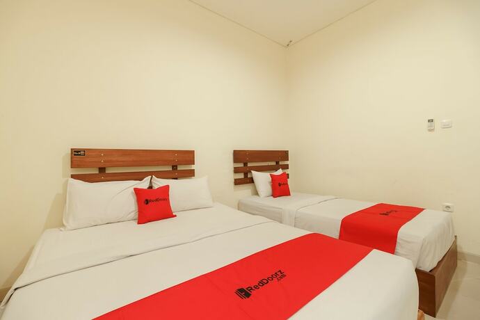 Imagen general del Hotel Reddoorz Near Jembatan Siti Nurbaya Padang. Foto 8