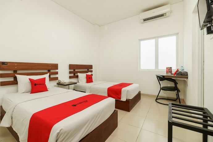 Imagen de la habitación del Hotel Reddoorz Near Jembatan Siti Nurbaya Padang. Foto 15