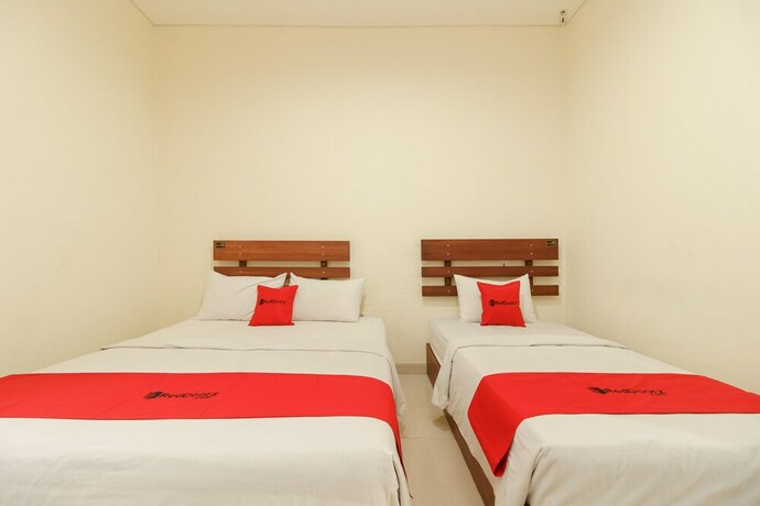 Imagen de la habitación del Hotel Reddoorz Near Jembatan Siti Nurbaya Padang. Foto 23