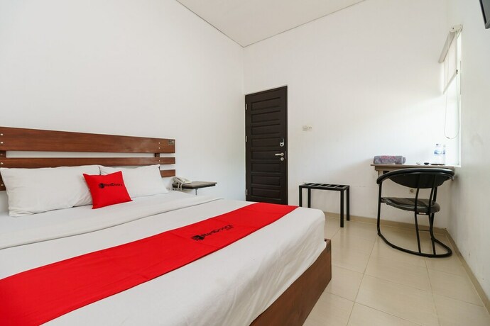 Imagen de la habitación del Hotel Reddoorz Near Jembatan Siti Nurbaya Padang. Foto 26