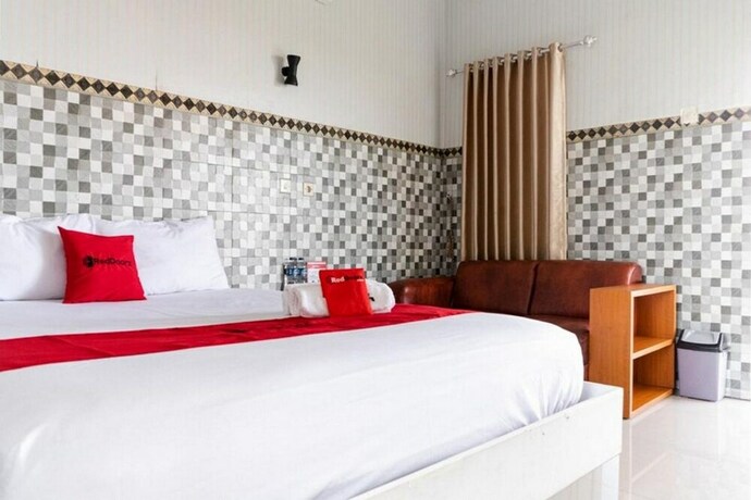 Imagen de la habitación del Hotel Reddoorz Near Jimbaran Market Bandungan. Foto 27
