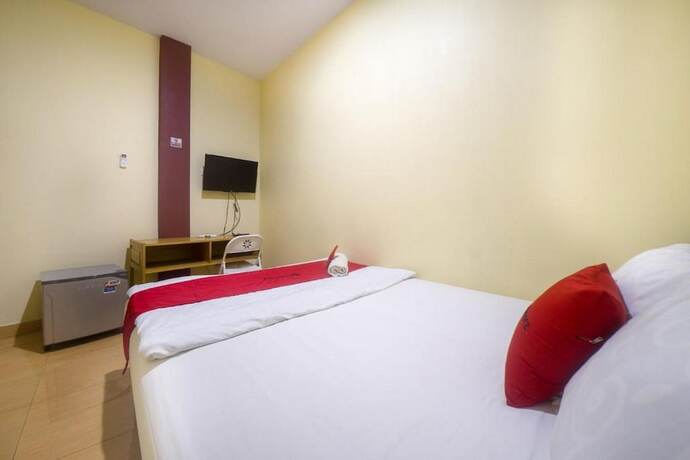 Imagen de la habitación del Hotel Reddoorz Near Jimbaran Market Bandungan. Foto 32