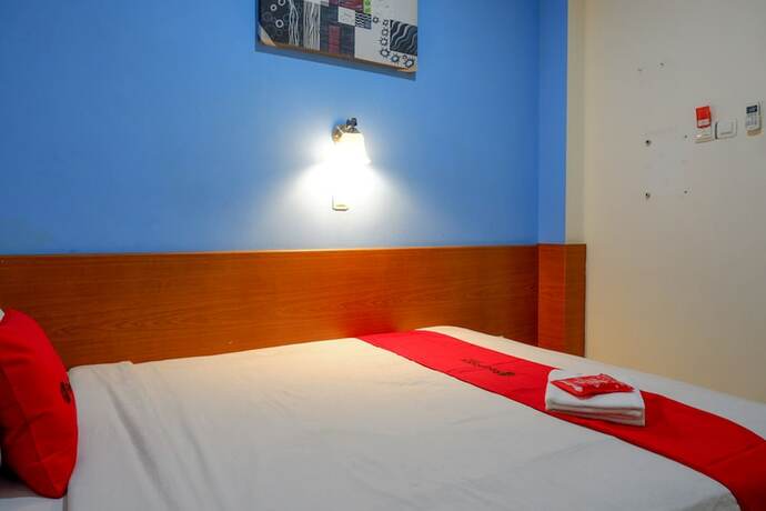 Imagen de la habitación del Hotel Reddoorz Near Lempuyangan Train Station. Foto 16
