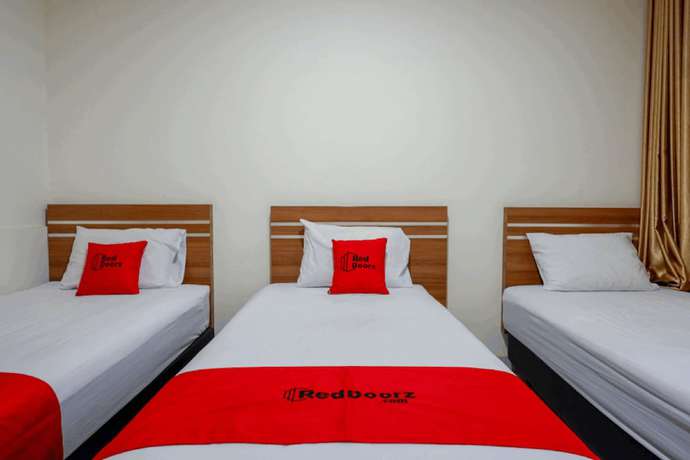 Imagen de la habitación del Hotel Reddoorz Near Living Plaza Purwokerto. Foto 9