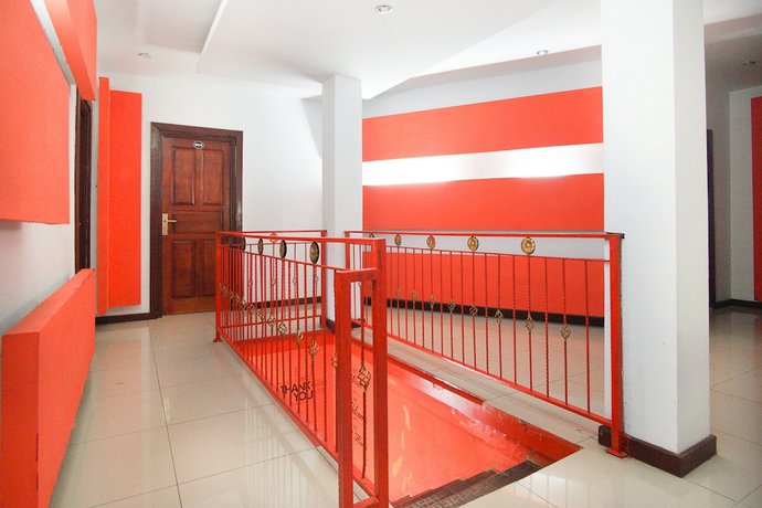 Imagen de los interiores del Hotel Reddoorz Near Mall Abepura. Foto 13